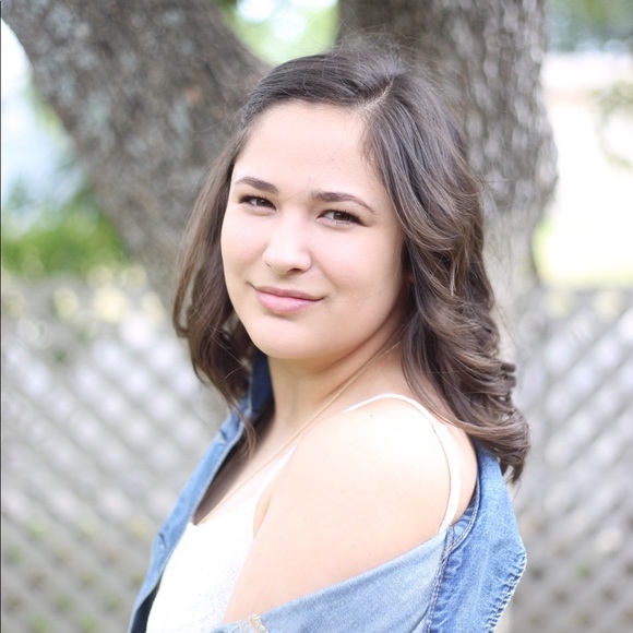 Meet your Posher, Jessica - Picture 1 of 1